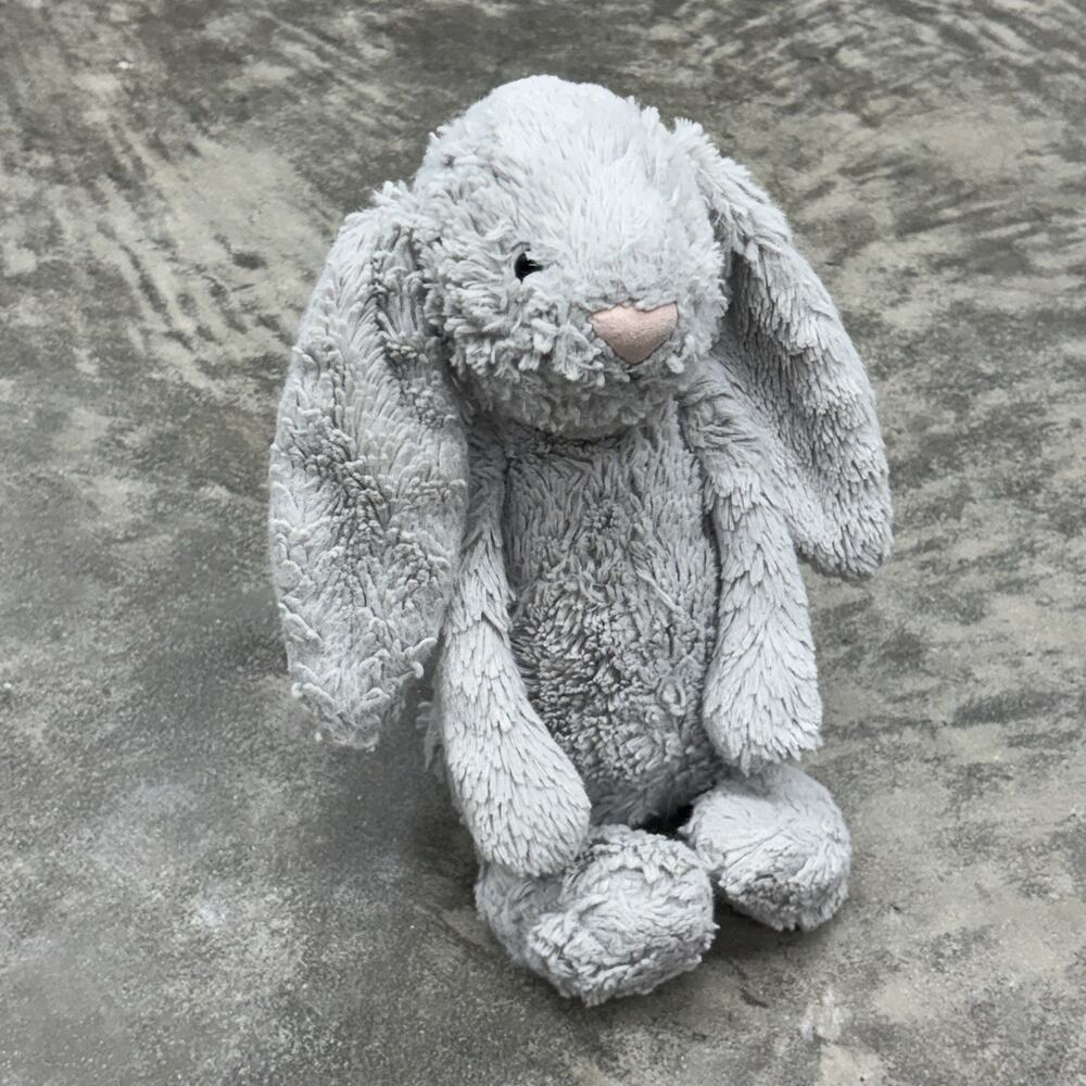 Jellycat London Gray Bashful Bunny 11" Sitting Beanie Botton Medium
